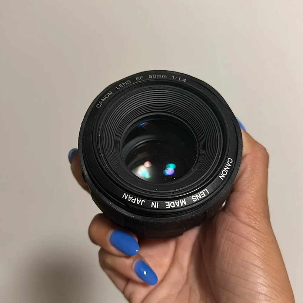 FOR PARTS / REPAIR or MANUAL PHOTOGRAPHER Canon 50mm 1.4 Lens with No Box